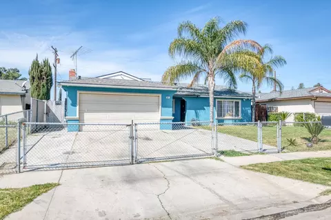 2320 S Backer Ave, Fresno, CA 93725