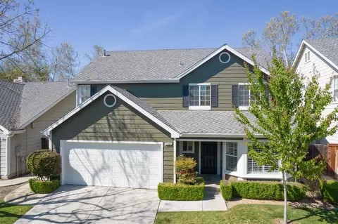 1069 E Monticello Cir, Fresno, CA 93720