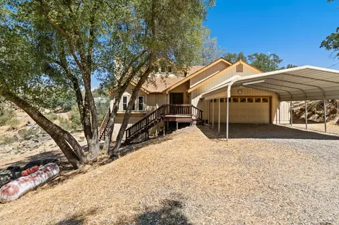 43033 Running Deer Dr, Coarsegold, CA 93614