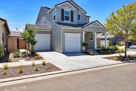 682 Redrock Dr, Madera, CA 93636