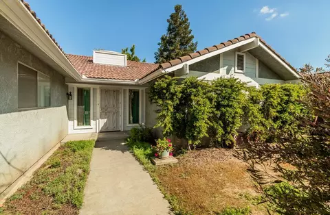 6250 N Brix Ave, Fresno, CA 93722