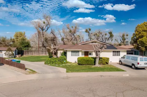 1461 R St, Firebaugh, CA 93622