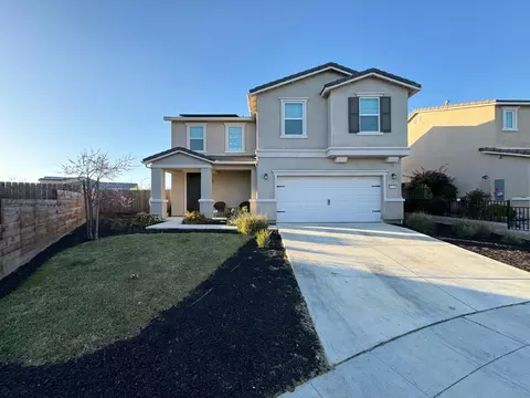 1109 S Dee Ann Ave, Fresno, CA 93727