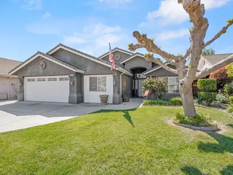 4527 W Roberts Ave, Fresno, CA 93722