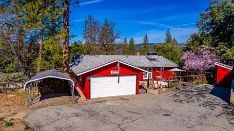 43071 Country Club Dr, Oakhurst, CA 93644