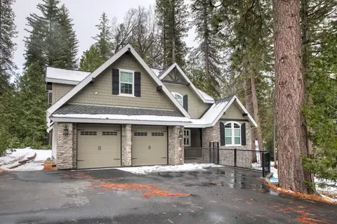 42225 Summit Creek Ln, Shaver Lake, CA 93664