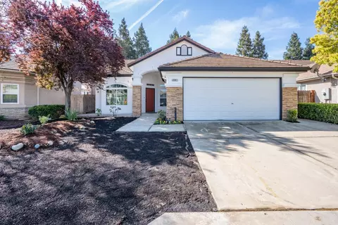 2541 E Plymouth Way, Fresno, CA 93720