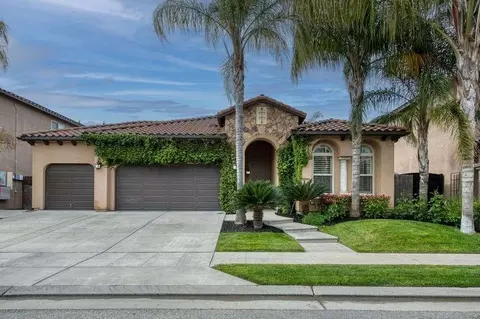 1295 E Via Marbella Dr, Fresno, CA 93730