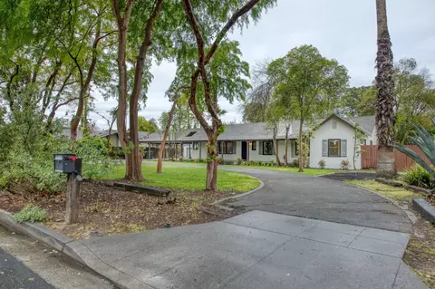 4235 N College Ave, Fresno, CA 93704
