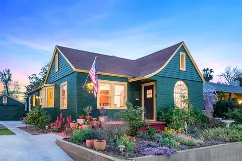 414 E Clinton Ave, Fresno, CA 93704