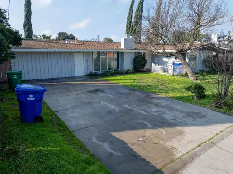 216 Elm Ave, Atwater, CA 95301