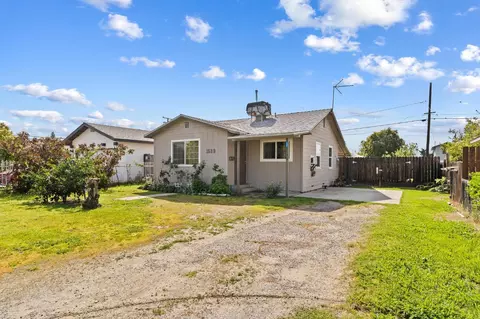 1539 N Locust St, Visalia, CA 93291