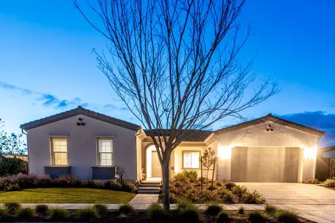941 Little Canyon Dr, Madera, CA 93636