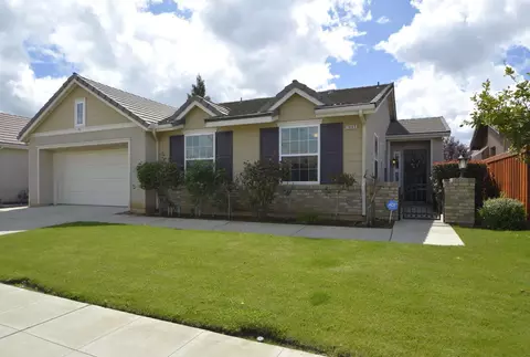7445 E Redlands Ave, Fresno, CA 93737