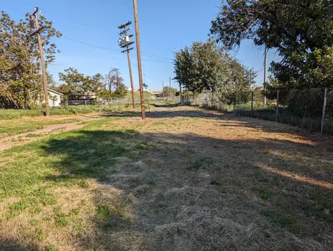 2391 E Church Ave, Fresno, CA 93706