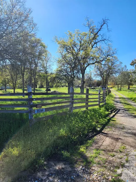 25604 Auberry Rd, Clovis, CA 93619