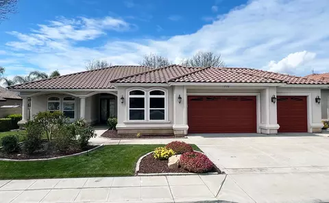 1420 Penny Way, Madera, CA 93637