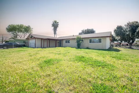 4724 E Hamilton Ave, Fresno, CA 93702