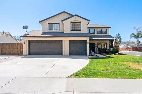 499 W Windsor Dr, Hanford, CA 93230