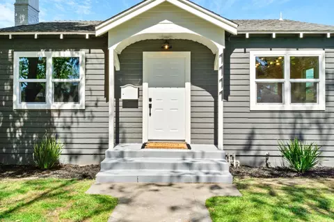 1111 E Vassar Ave, Fresno, CA 93704