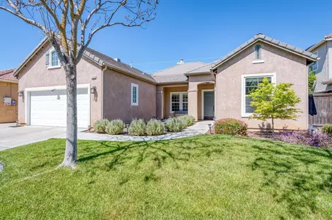 11058 E Greenbury Way, Clovis, CA 93619