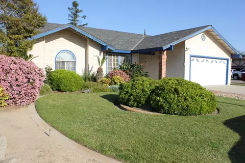 1112 Cottle Ave, Sanger, CA 93657