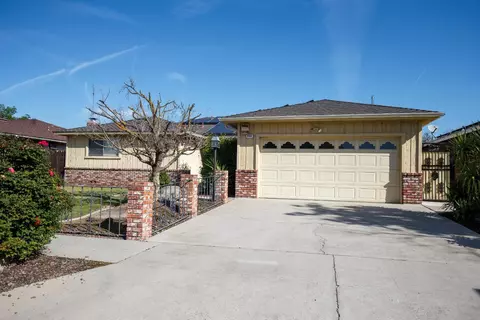 2592 W San Gabriel Ave, Fresno, CA 93705
