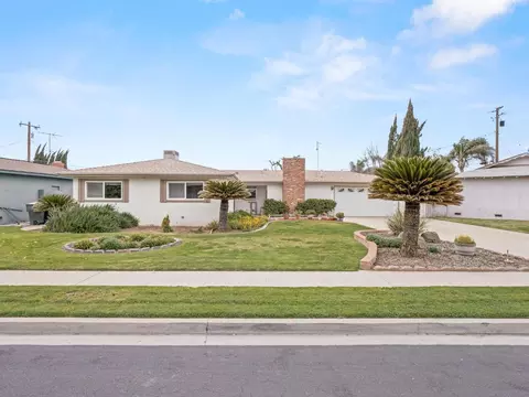 2032 Fairmont Dr, Hanford, CA 93230