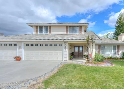 2914 W Caruthers Ave, Caruthers, CA 93609