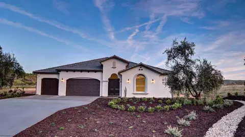 19740 Ventana Hills Dr, Clovis, CA 93619