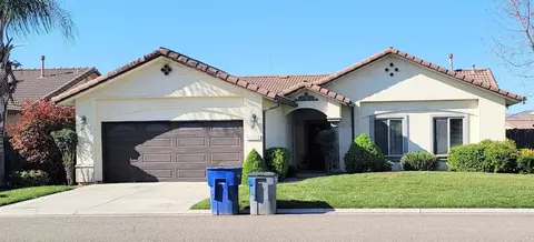 4795 W Rosetta Dr, Fresno, CA 93722