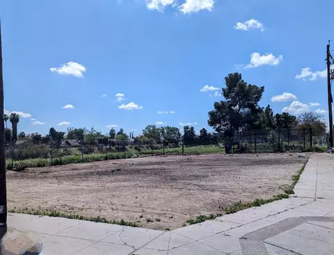 2902 Belmont Ave, Fresno, CA 93701