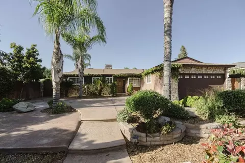 381 W Swift Ave, Clovis, CA 93612