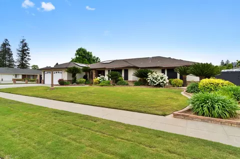 7696 N Hayston Ave, Fresno, CA 93720