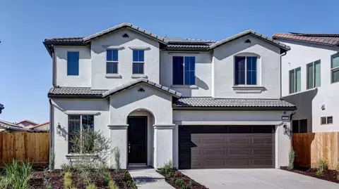 2915 Vermont Ave, Clovis, CA 93619