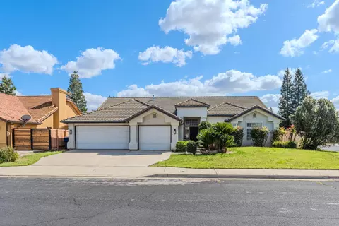 544 Goshen Ave, Clovis, CA 93611