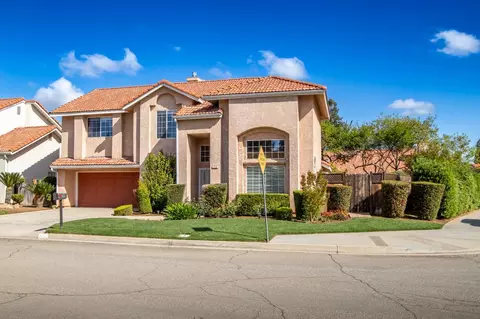 410 E Marwood Ln, Fresno, CA 93720