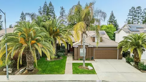 7425 N Dearing Ave, Fresno, CA 93720