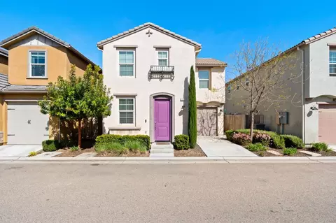 1353 Joy Dr, Clovis, CA 93619