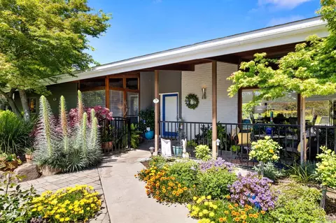 1308 W San Ramon Ave, Fresno, CA 93711