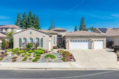 2363 Trenton Ave, Clovis, CA 93619