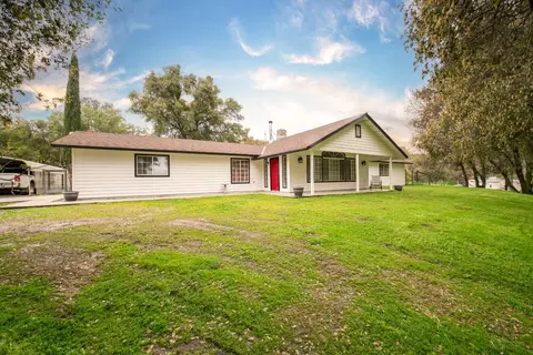 33172 Longhorn Ln, Auberry, CA 93602