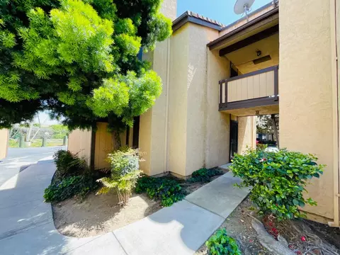 1550 W Ashlan Ave #118, Fresno, CA 93705