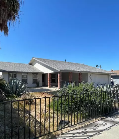 404 Sonoma St, Avenal, CA 93204