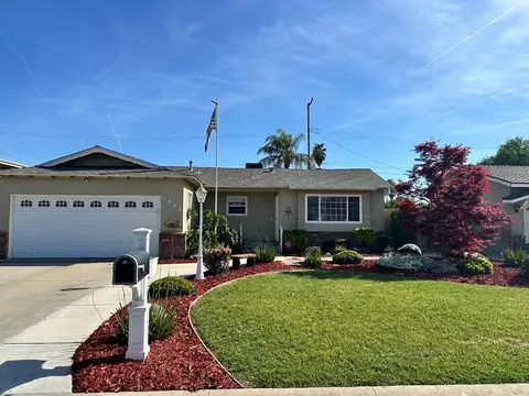 1907 W Aurora Ave, Porterville, CA 93257