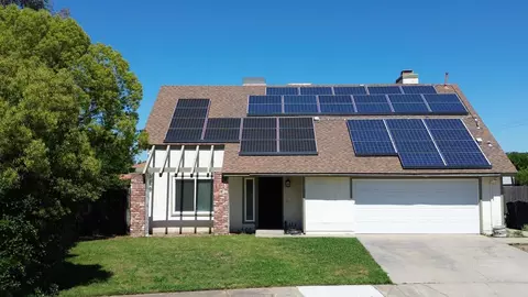 429 Brehler Ave, Sanger, CA 93657