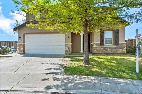 1036 Papaya St, Madera, CA 93638