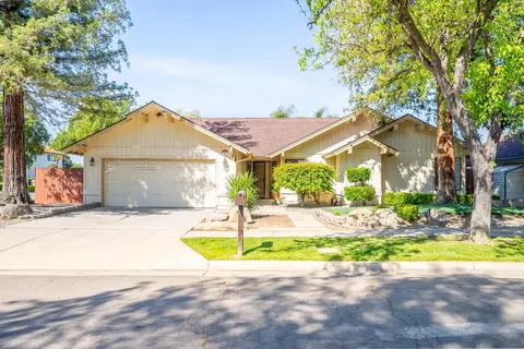 8149 N Mariposa St, Fresno, CA 93720
