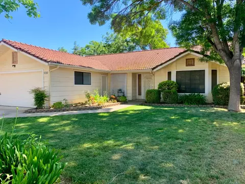 6270 N Gilroy Ave, Fresno, CA 93722