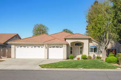8591 N Woodrow Ave, Fresno, CA 93720